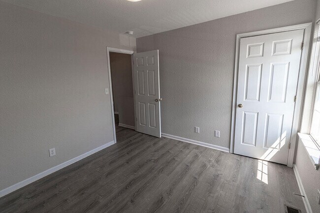 Building Photo - 4307 Derby Ridge Dr