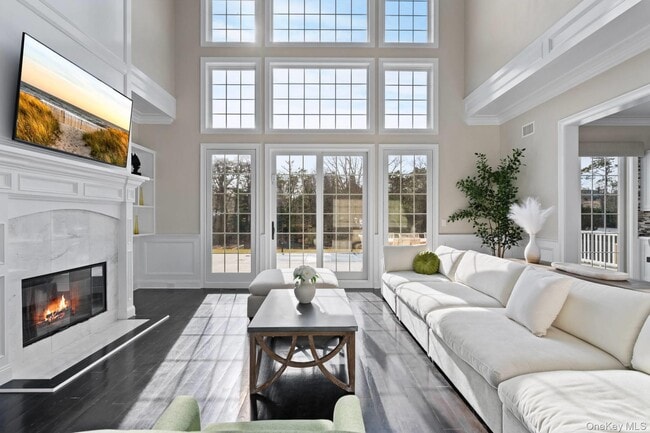 Building Photo - 490 Montauk Hwy