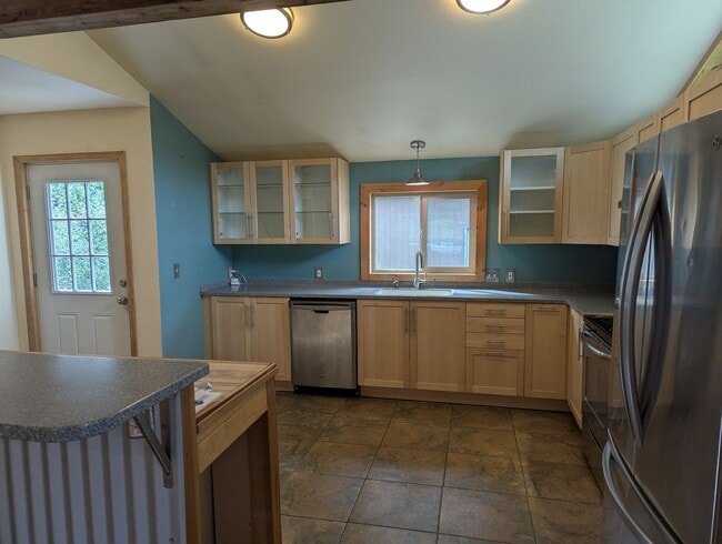 Building Photo - 8496 Thunder Mountain Rd