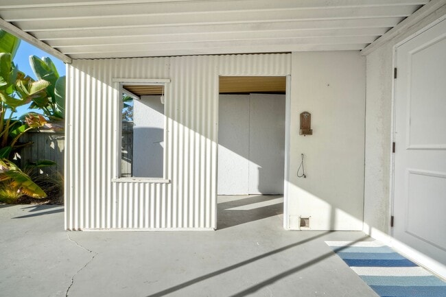 Building Photo - 254 Gloxina St