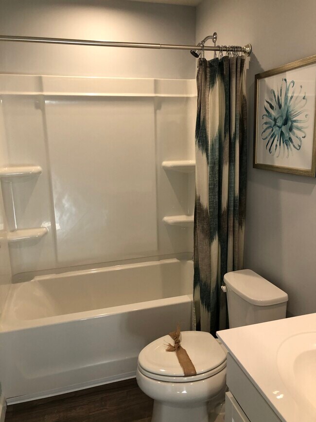 Second Full Bathroom - 5202 Austin Knoll Ct