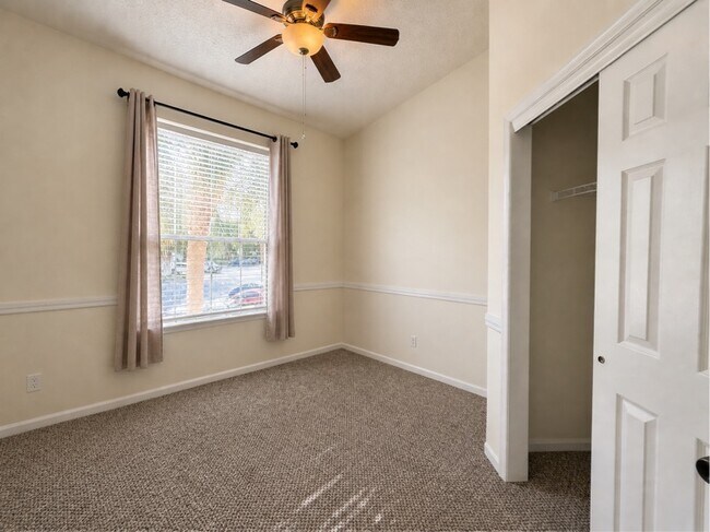 Building Photo - 407 Augusta Cir