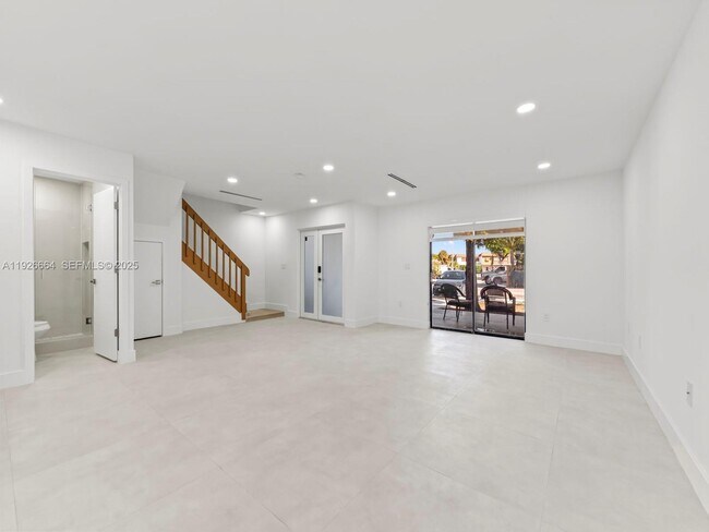 Building Photo - 6885 NW 169th St