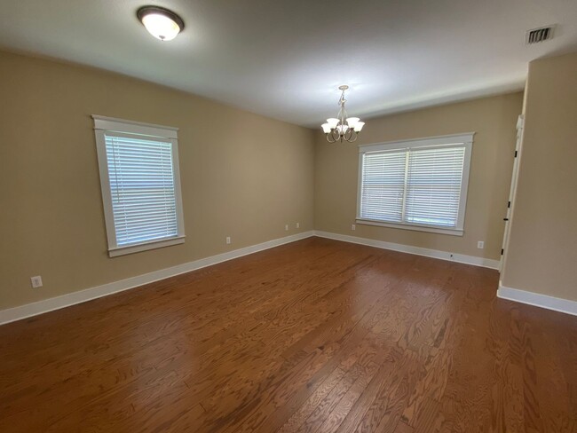 Building Photo - 3 Bedroom/2.5 Bathroom Home in Daphne