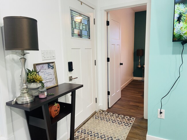 Building Photo - 900 Adams Rd