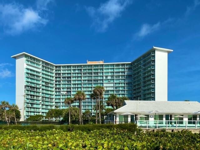 Building Photo - 333 NE 21st Ave