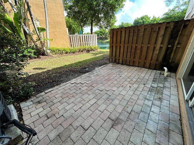 Building Photo - 2279 Anchor Ct