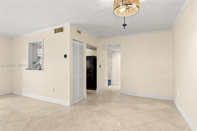 Building Photo - 821 Euclid Ave