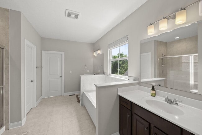 Building Photo - 6412 Dicesare Lp