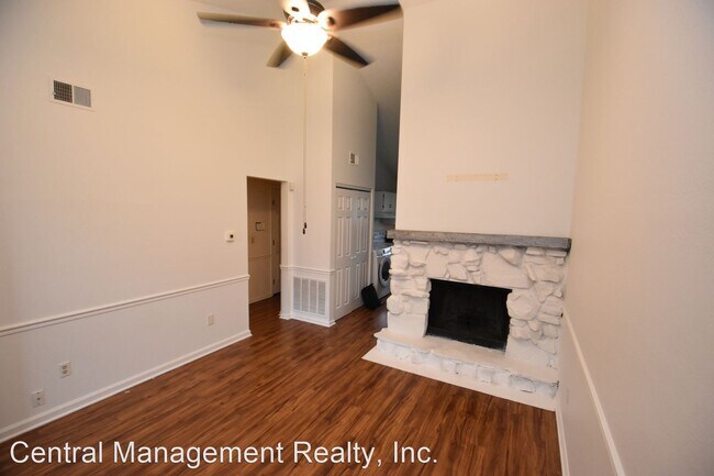 Building Photo - 2 br, 1 bath House - 120 W. Leyete Ave