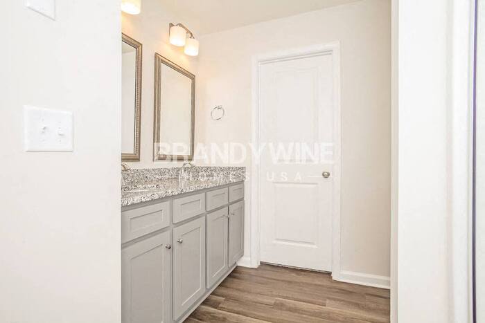 Building Photo - 423 Stonyhurst Dr