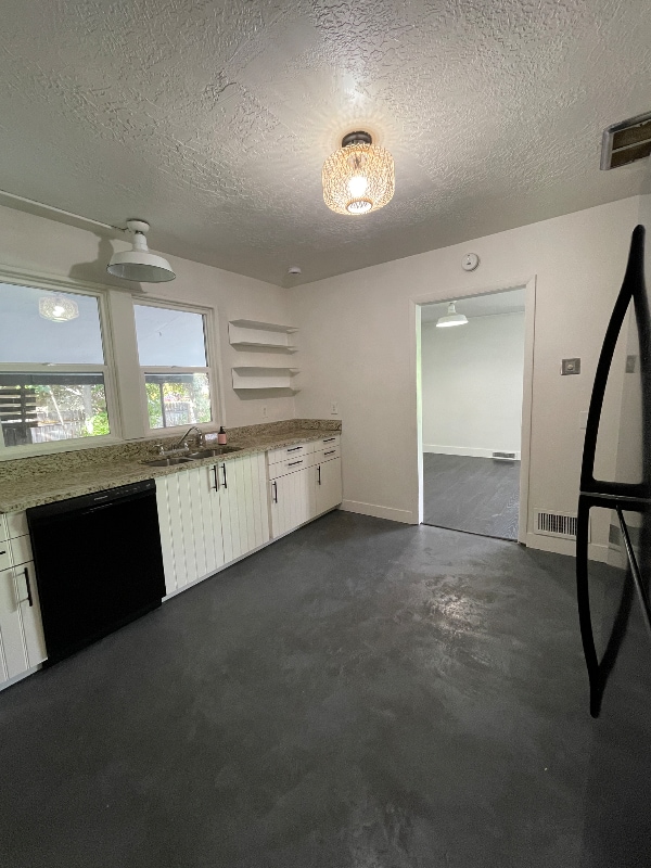 Building Photo - 278 E 1300 S