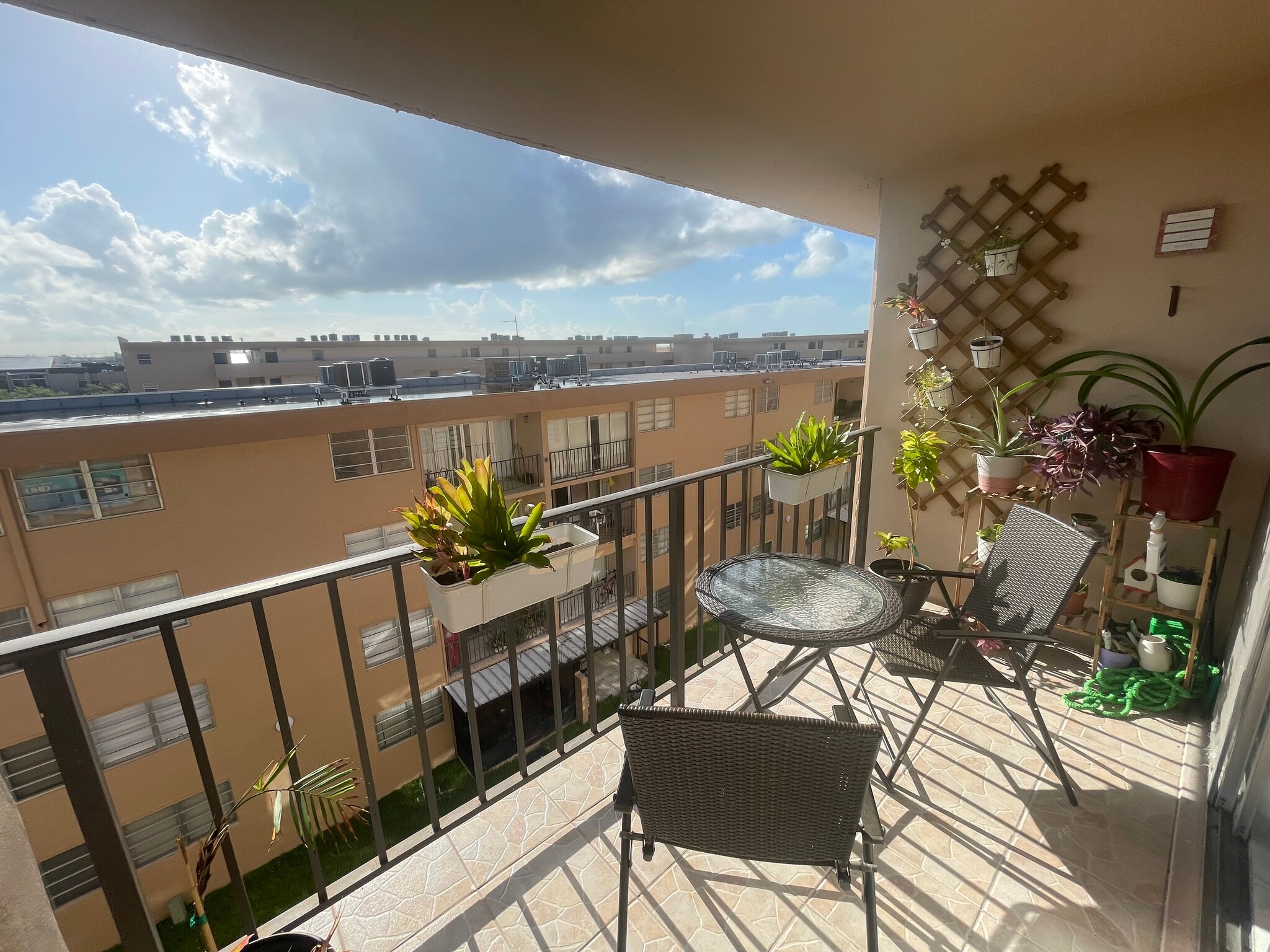 Building Photo - 8889 Fontainebleau Blvd