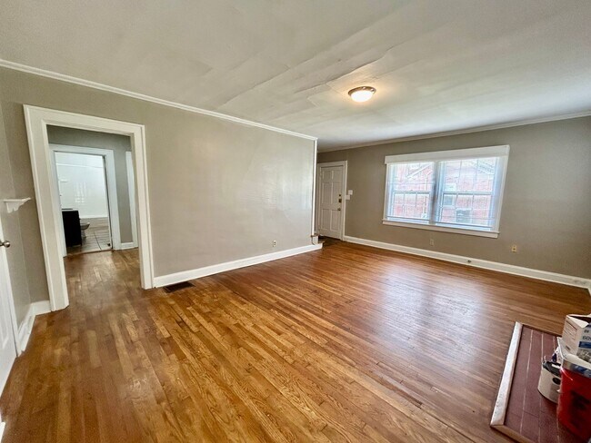 Building Photo - 6 Bedroom in Richmond Near EKU!