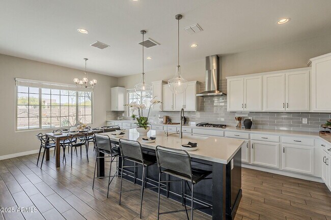 Building Photo - 3310 E Los Gatos Dr
