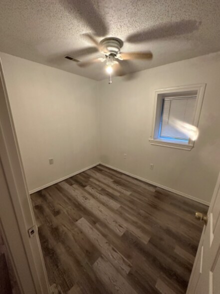 Building Photo - 1608 E Jasper St