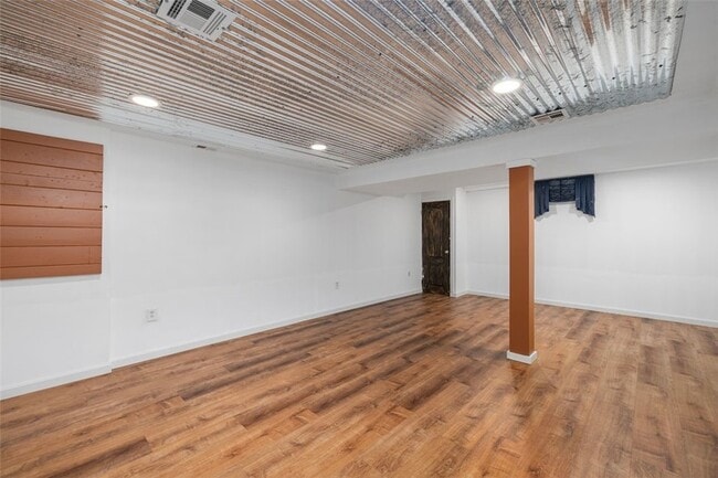 Building Photo - 227 Marshall Ave