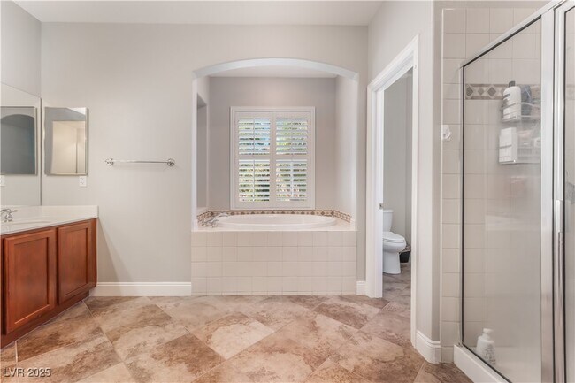 Building Photo - 1005 Windwalker Ave