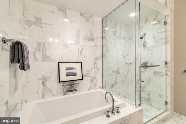 Building Photo - 1414 S Penn Square