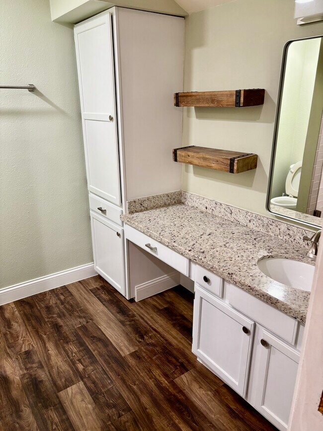 Building Photo - 1136 Sailfish St