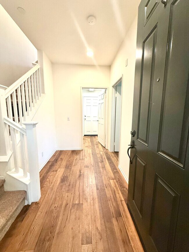 Building Photo - Spacious 3 bedroom Condo  in Portola Springs !