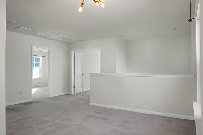 Building Photo - Beautiful 3 Bedroom, 2.5 Bath-Monks Corner...