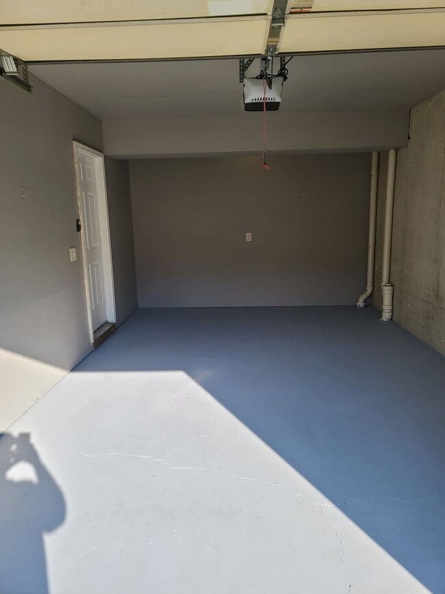 Building Photo - 3 Bedroom Townhouse for Rent in Waynesboro!