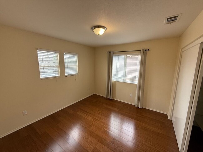 Building Photo - Large North Oxnard Home for Rent