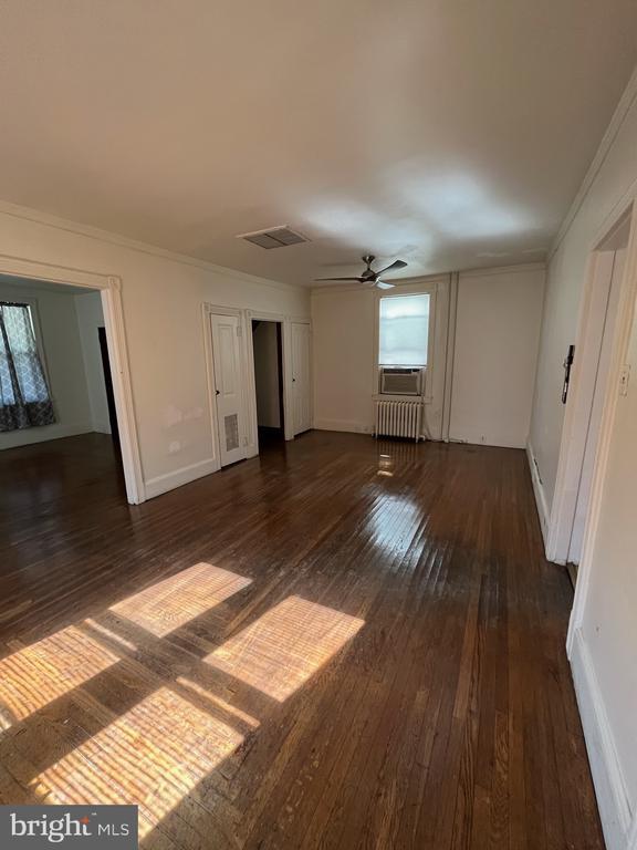 Building Photo - 337 Lindenwold Ave