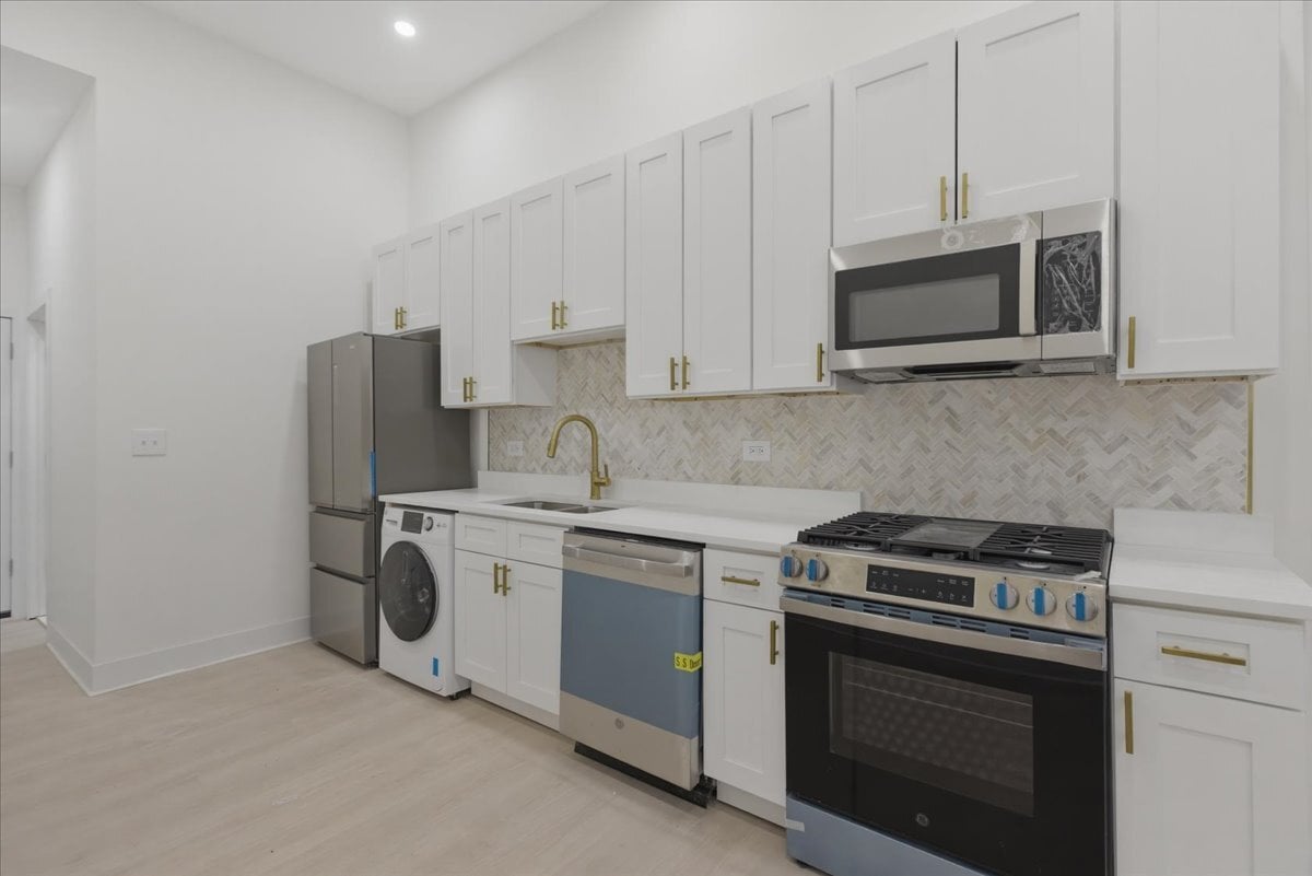 Building Photo - 4004 N Bell Ave