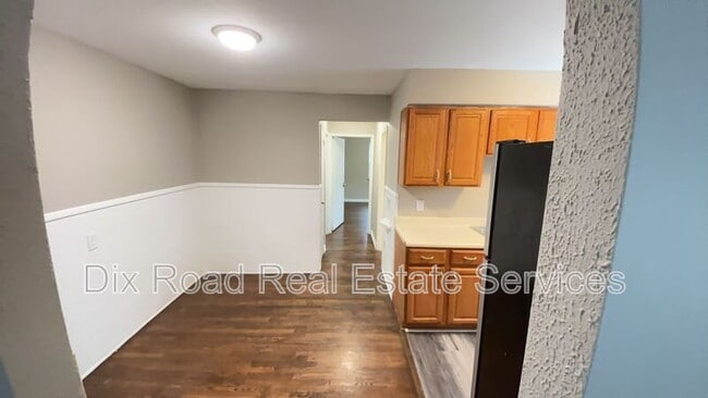 Building Photo - 2390 Harrison Ave