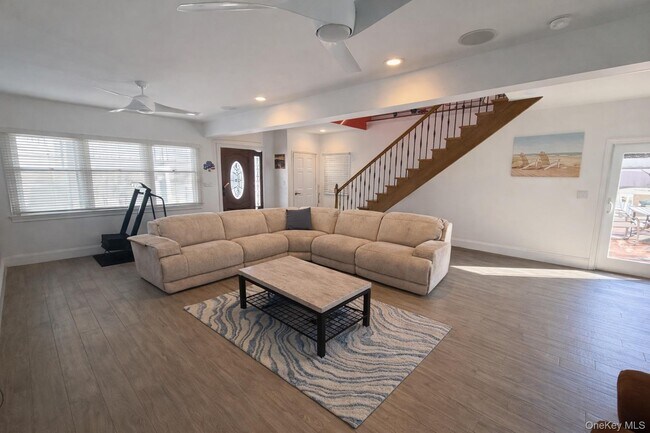 Building Photo - 65 New Hampshire St