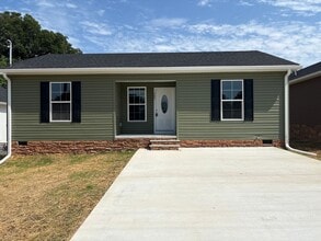 Building Photo - Adorable BRAND NEW Home in Tullahoma!