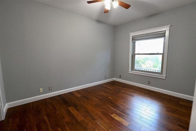 Building Photo - 8205 Mescalero Dr
