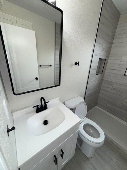 Building Photo - 9654 Selby Pl