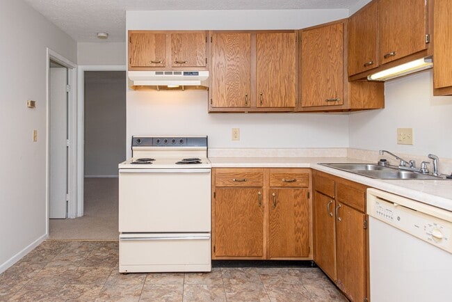 Building Photo - 2 Bedroom Condo Available