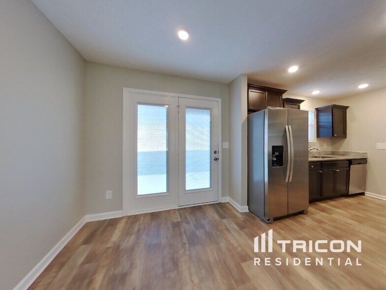 Building Photo - 913 Latting Dr