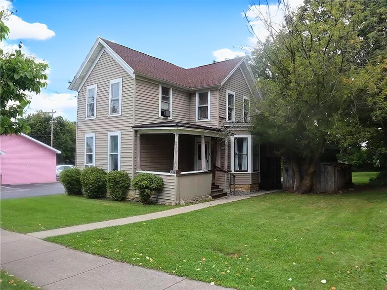 Building Photo - 426 Coffeen St