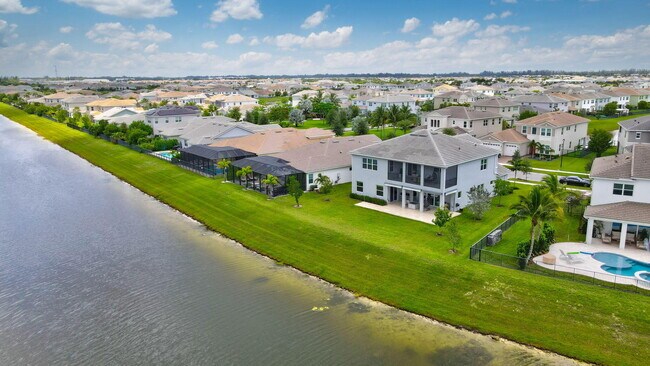 Building Photo - 15866 Orchard Dr