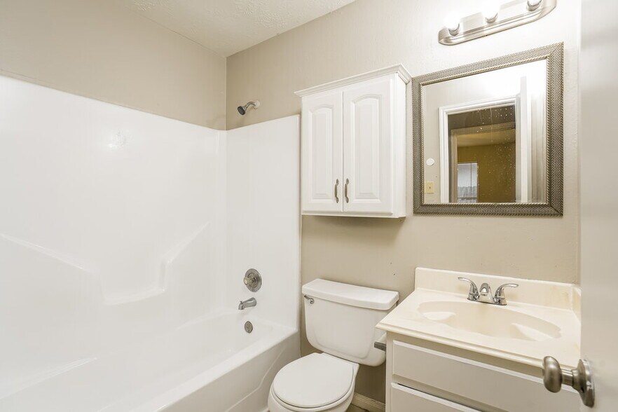 Building Photo - 29127 Waltham St