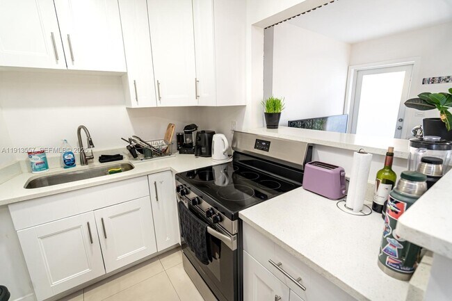 Building Photo - 2388 NE 173rd St