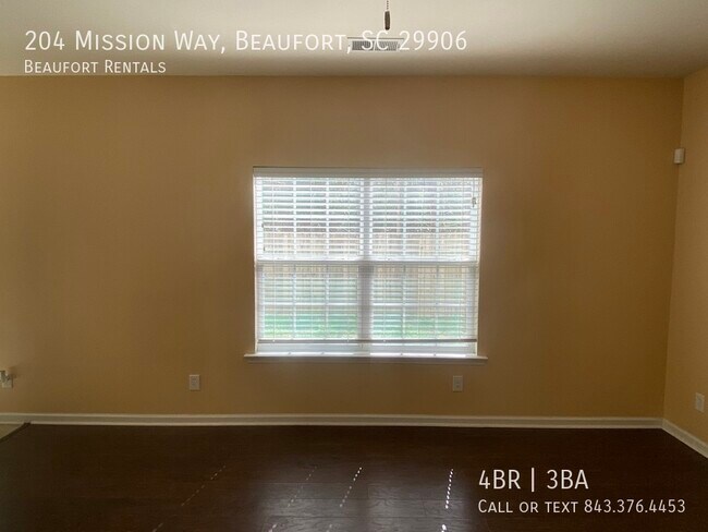 Building Photo - 204 Mission Way