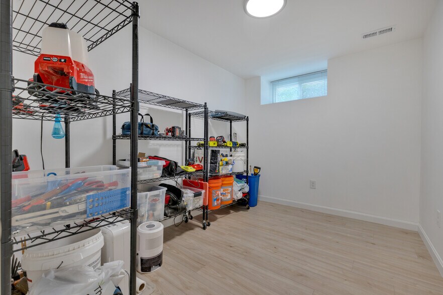 Building Photo - 24 Bentley St