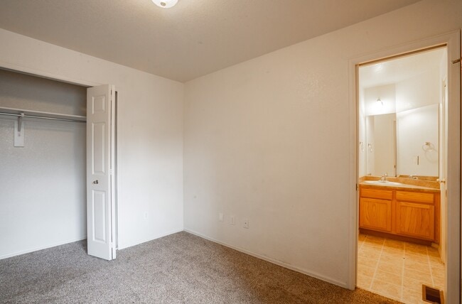 Building Photo - 615 Bosque Vista Point