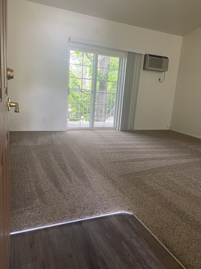 Building Photo - 1434 N Raymond St