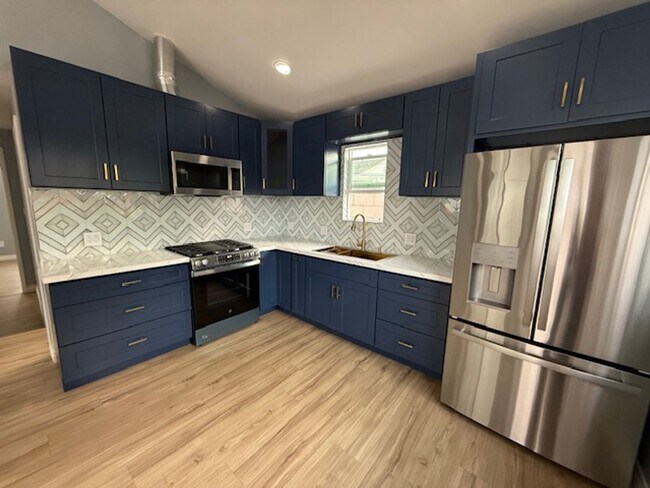 Building Photo - 1616 E Harding St