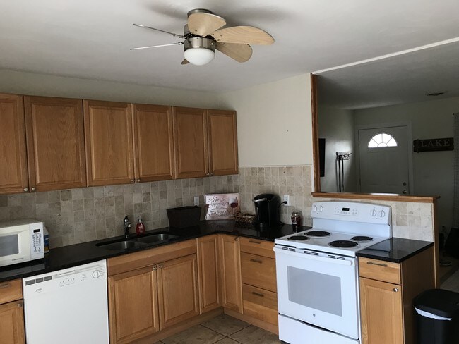 Building Photo - 109 N Eagle St