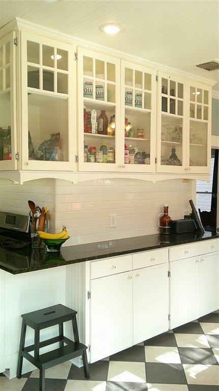 Building Photo - 303 E Plymouth St