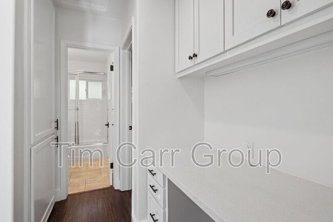 Building Photo - 2002 Clay St