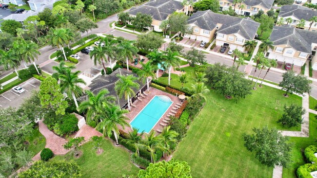 Building Photo - 2988 SE Lexington Lakes Dr